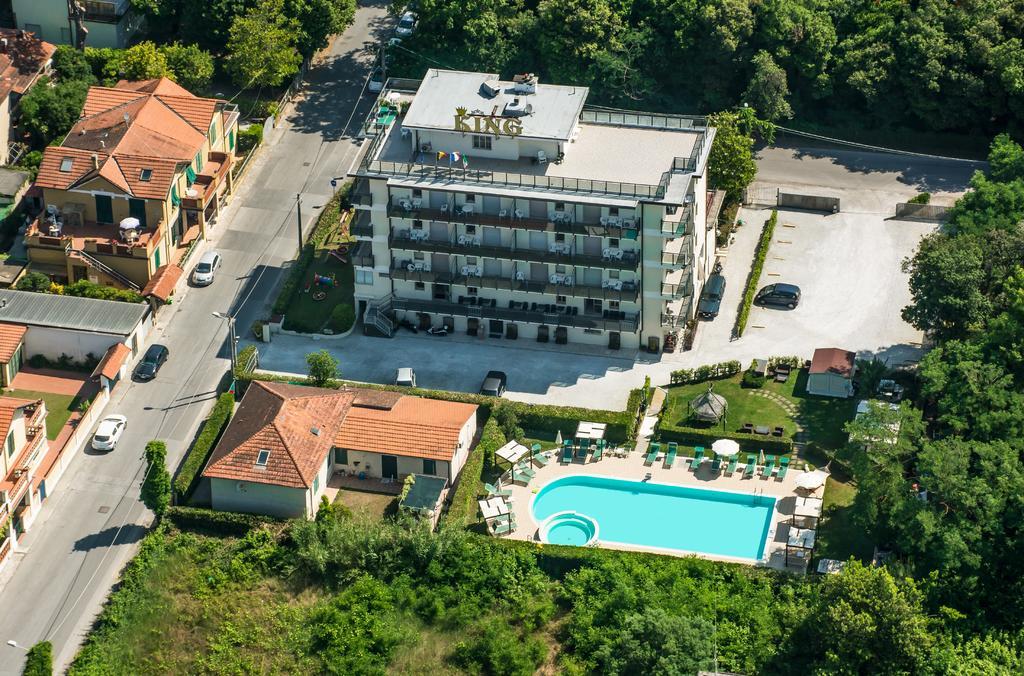 Hotel King Марина-ді-П'єтразанта Екстер'єр фото